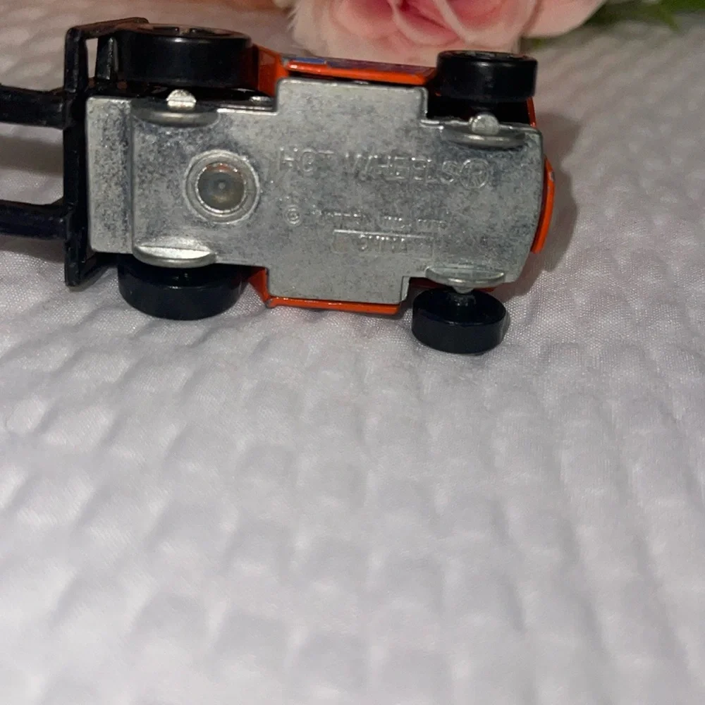 Hot Wheels Orange Forklift 1979 1:64 Scale Diecast Vehicle Mattel China